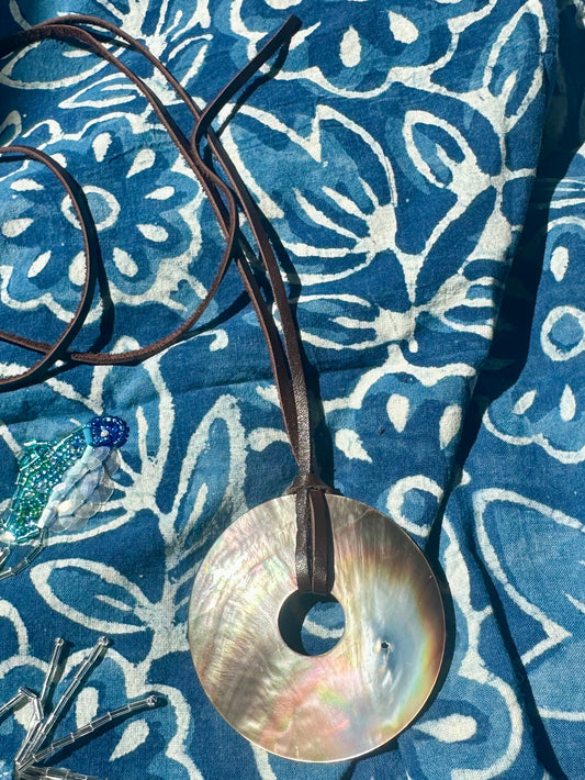 Le Disc Pearl Necklace