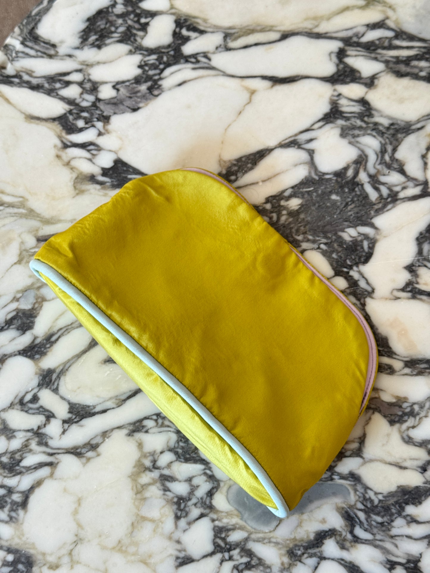 Le Taffeta Pouch in Kiwi