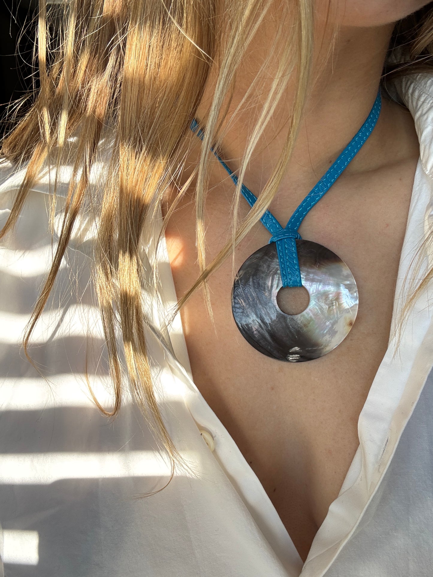 Le Disc Pearl Necklace