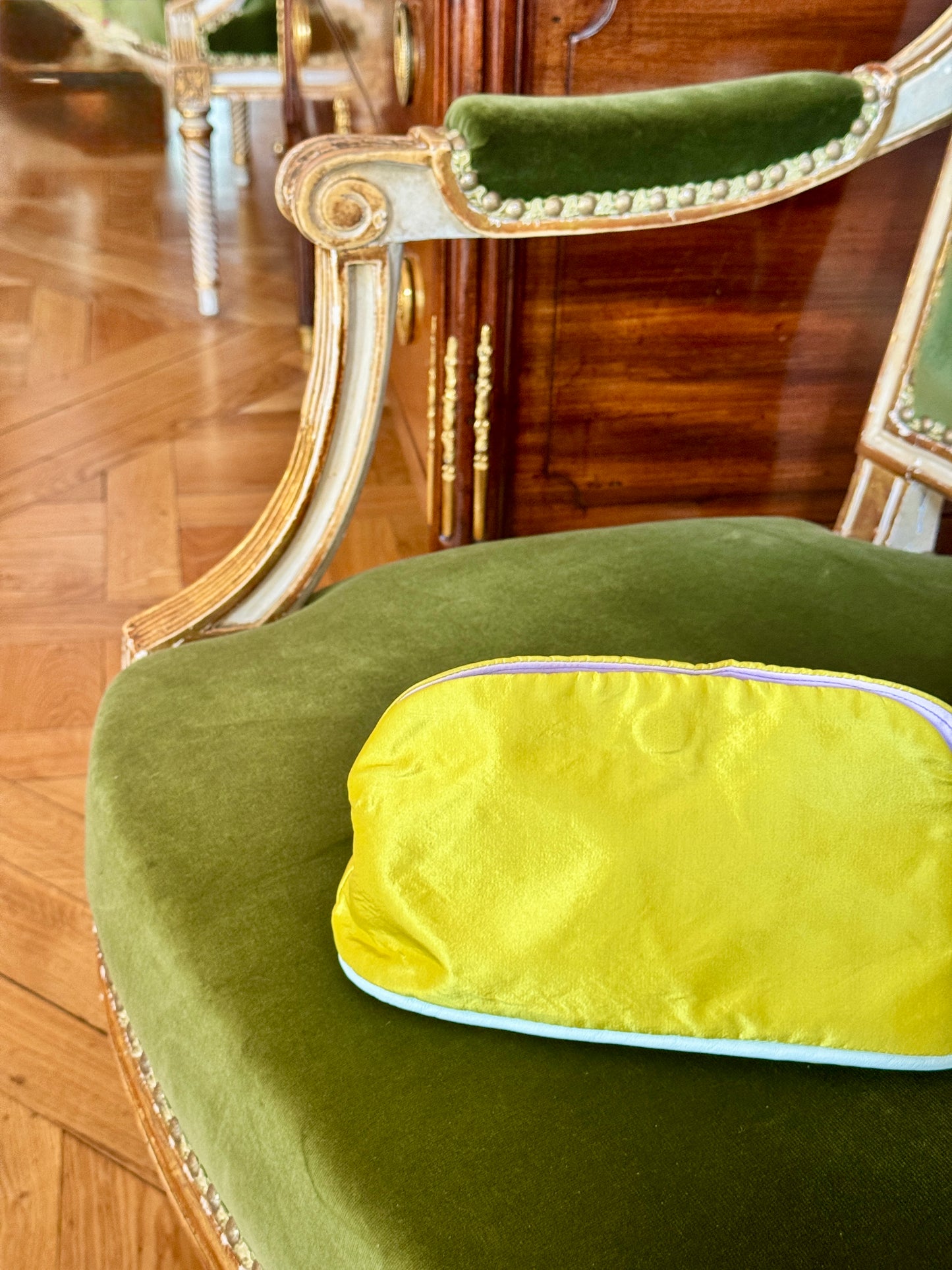 Le Taffeta Pouch in Kiwi