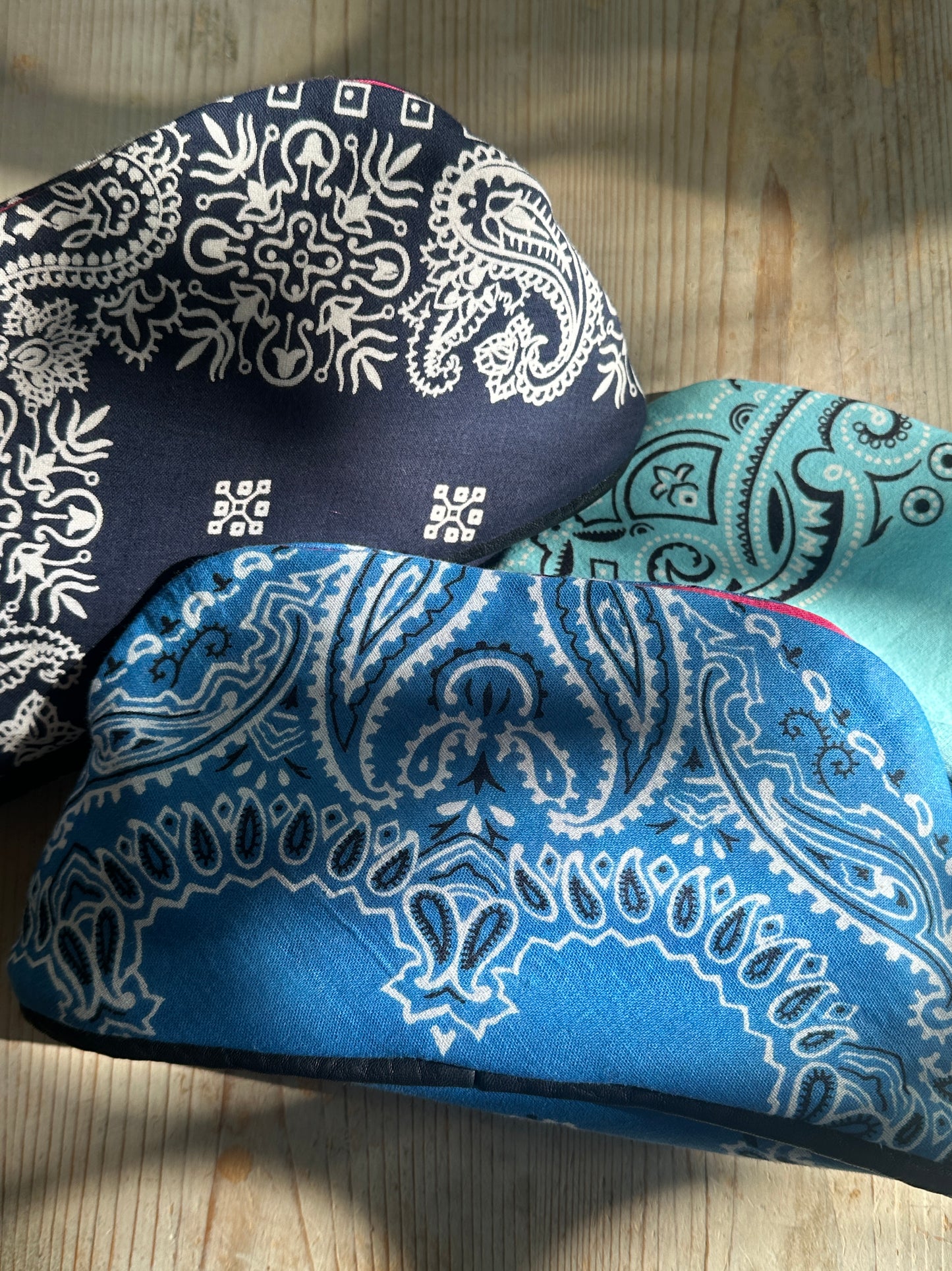 Le Bandana Pouch in Blueberry