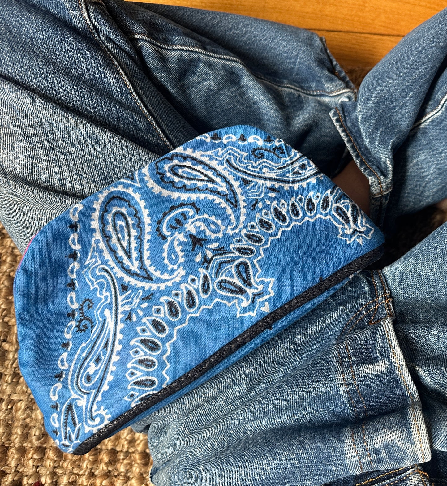 Le Bandana Pouch in Blueberry